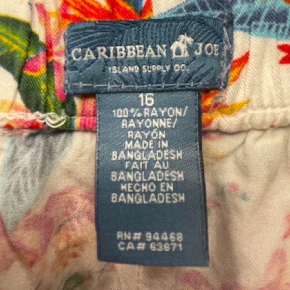 Caribbean Joe Shorts White Floral Women’s Size 16 Hawaiian Summer Stretchy Comfy